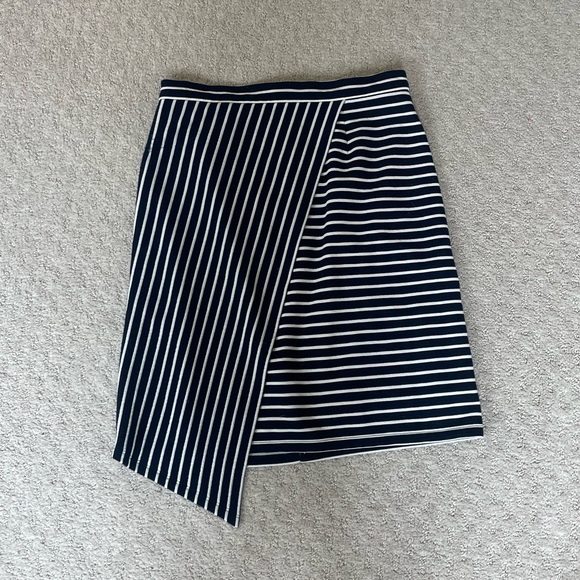 Anthropologie Hutch Chauncey Navy Blue White Asymmetric Striped Skirt Sz 10 - Picture 3 of 9